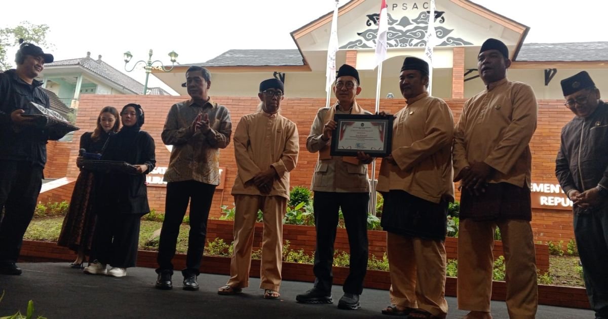 Upaya Pengembangan Ekosistem Tradisi Silat Nusantara, Fadli Zon Resmikan Padepokan Penca Silat Cimande