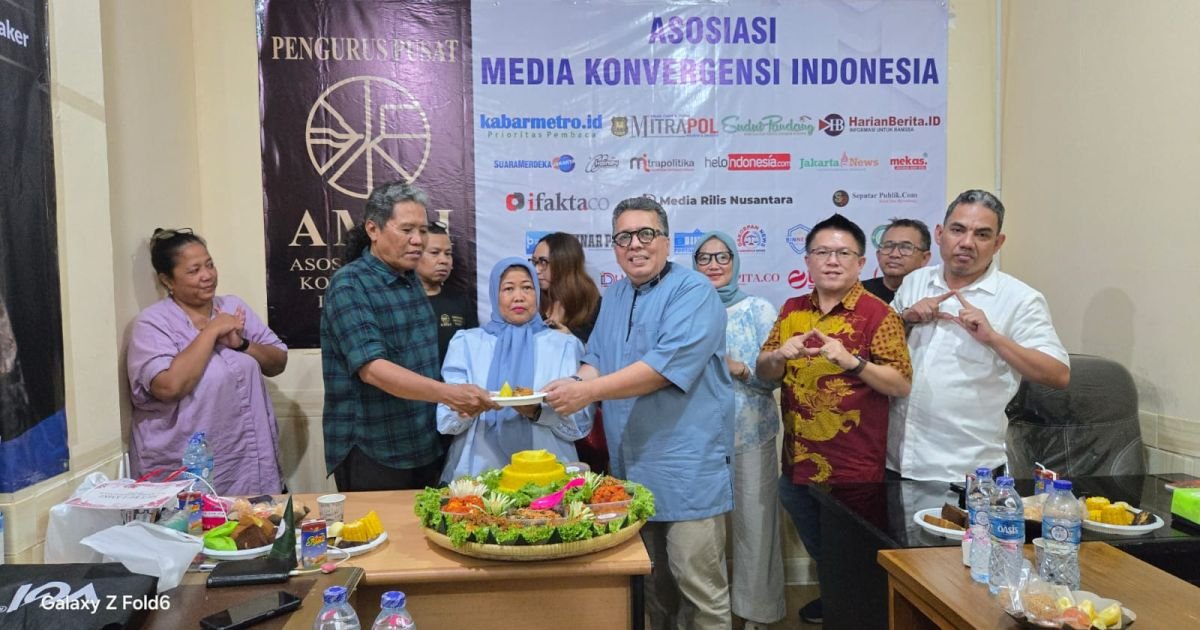 AMKI Pusat Rayakan Ulang Tahun Pertama dengan Syukuran dan Tumpengan