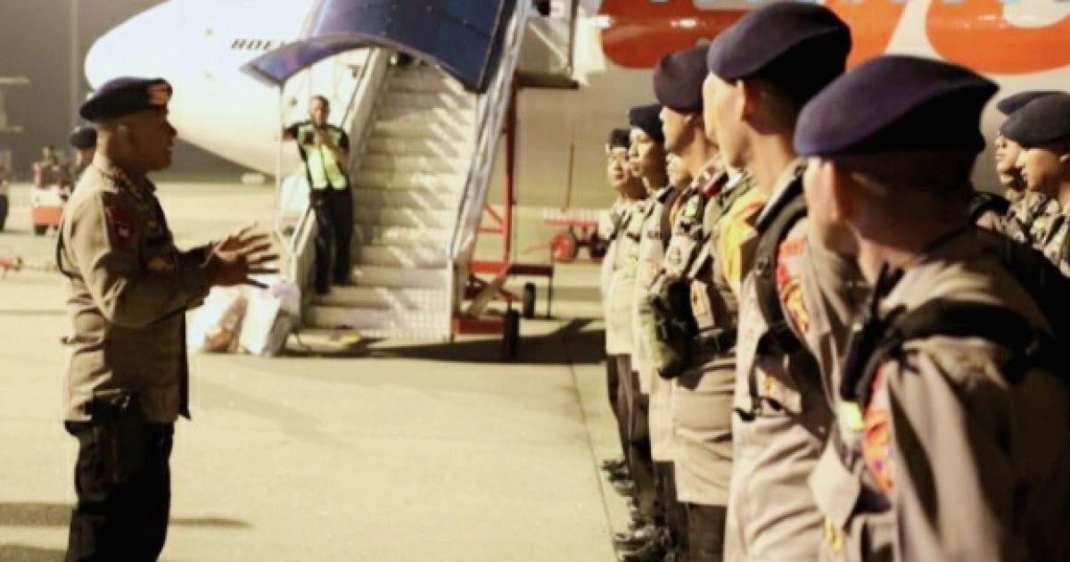 Ratusan Brimob  Mendarat Di Bandara Internasional Kualanamu Perkuat Penanggulangan Bencana Alam