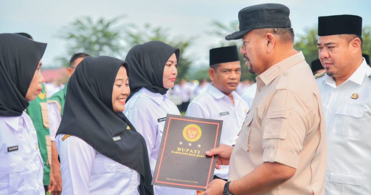 Serahkan SK PPPK Penuh Waktu dan PPPK Paruh Waktu, Bupati Baharuddin Berpesan Tingkatkan Kinerja Dan Pelayanan Kepada Masyarakat