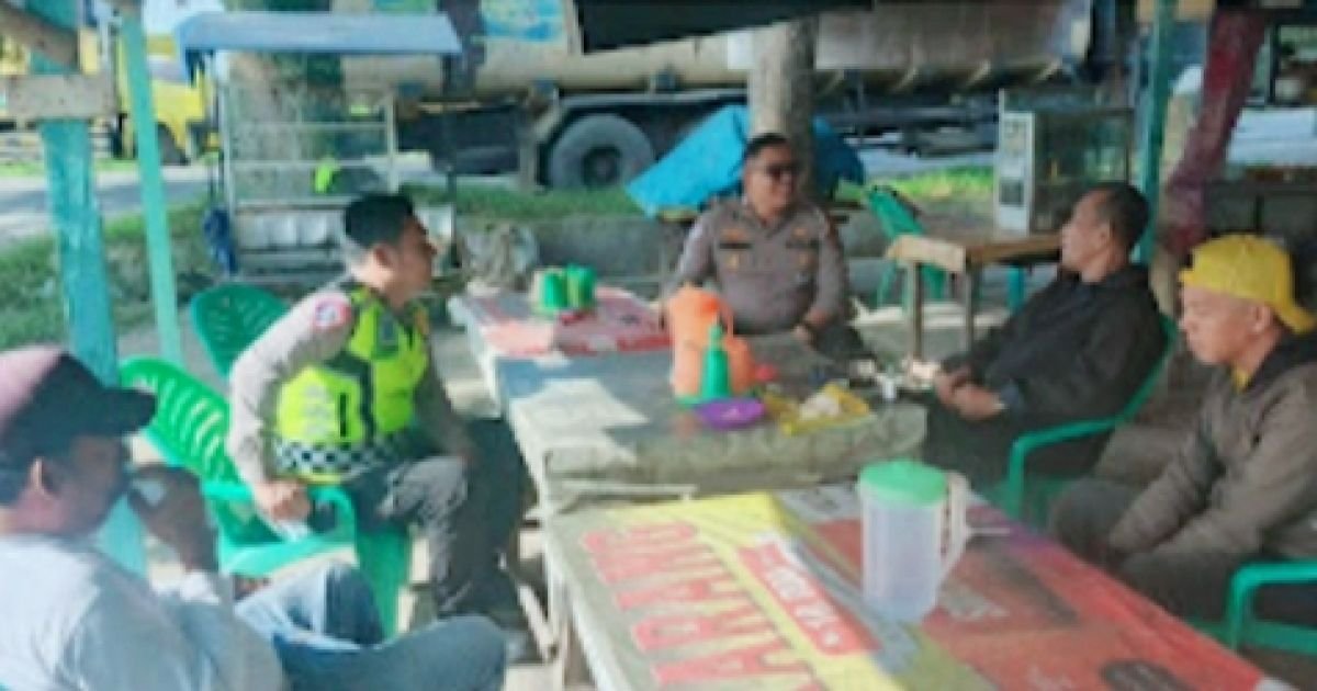 Satlantas Polres Batu Mengelar   Kegiatan Polantas Menyapa Sosialisasi Tertib Berlalulintas