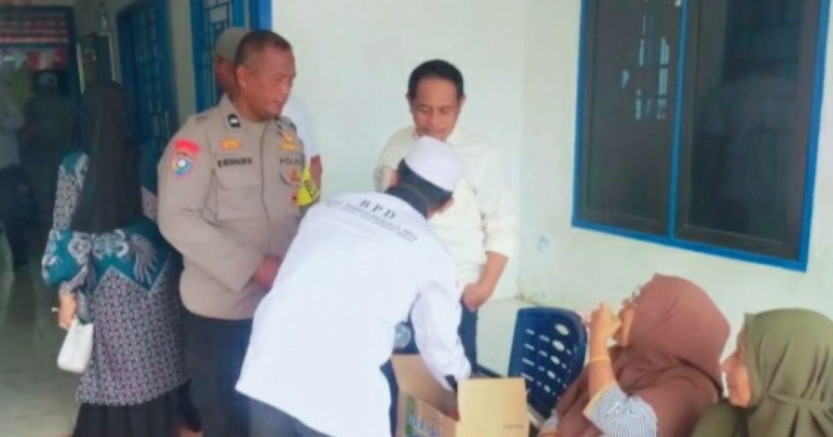 Bhabinkamtibmas Polsek Medang Deras Polres Batu Bara Laksanakan kegiatan Sambang Dan Cooling sytem Di Desa Lalang