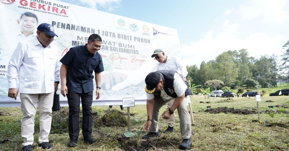 Bupati dan Wakil Bupati Batu Bara Hadiri Gerakan Penanaman Pohon Di Tarutung