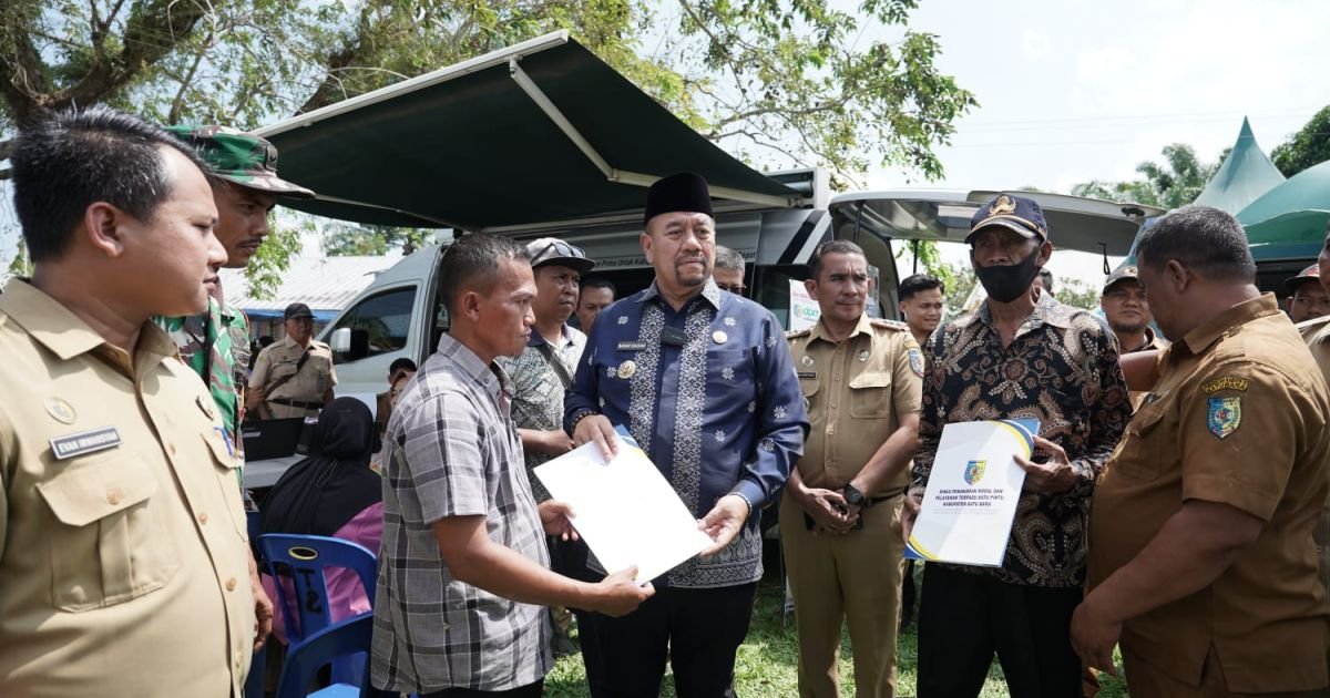 Bupati Baharuddin Imbau Warga Untuk Memanfaatkan Pekarangan Rumah