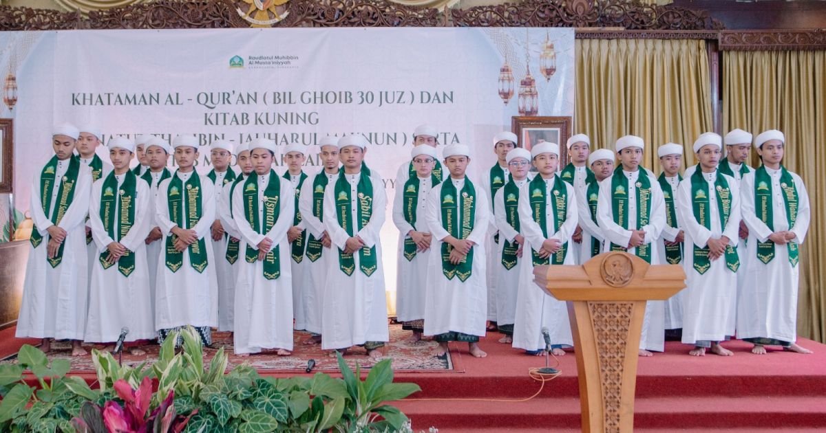 Ponpes Raudlotul Muhibbin Al-Musta’iniyyah Surakarta Teguhkan Tradisi Keilmuan melalui Khataman Al-Qur’an bil Ghaib 30 Juz dan Khataman Kitab Kuning ke-III Tahun 2026