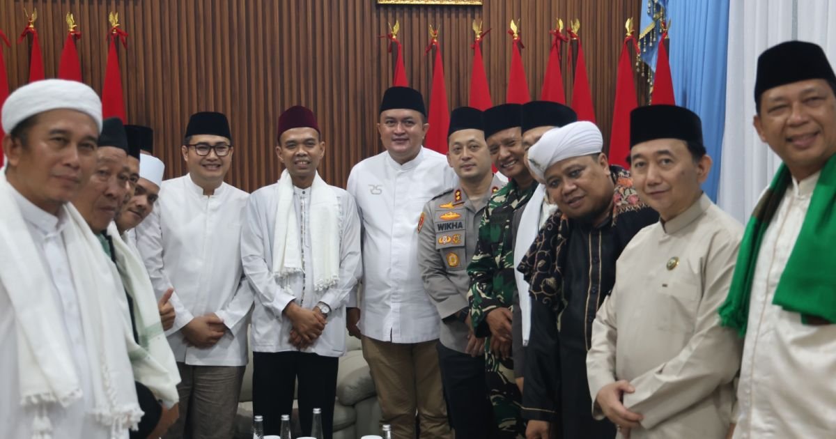 Peringati Isra Mi’raj, Bupati Bogor Bersama Ustadz Abdul Somad dan Ribuan Jamaah Ikuti Tabligh Akbar di Masjid Nurul Wathon