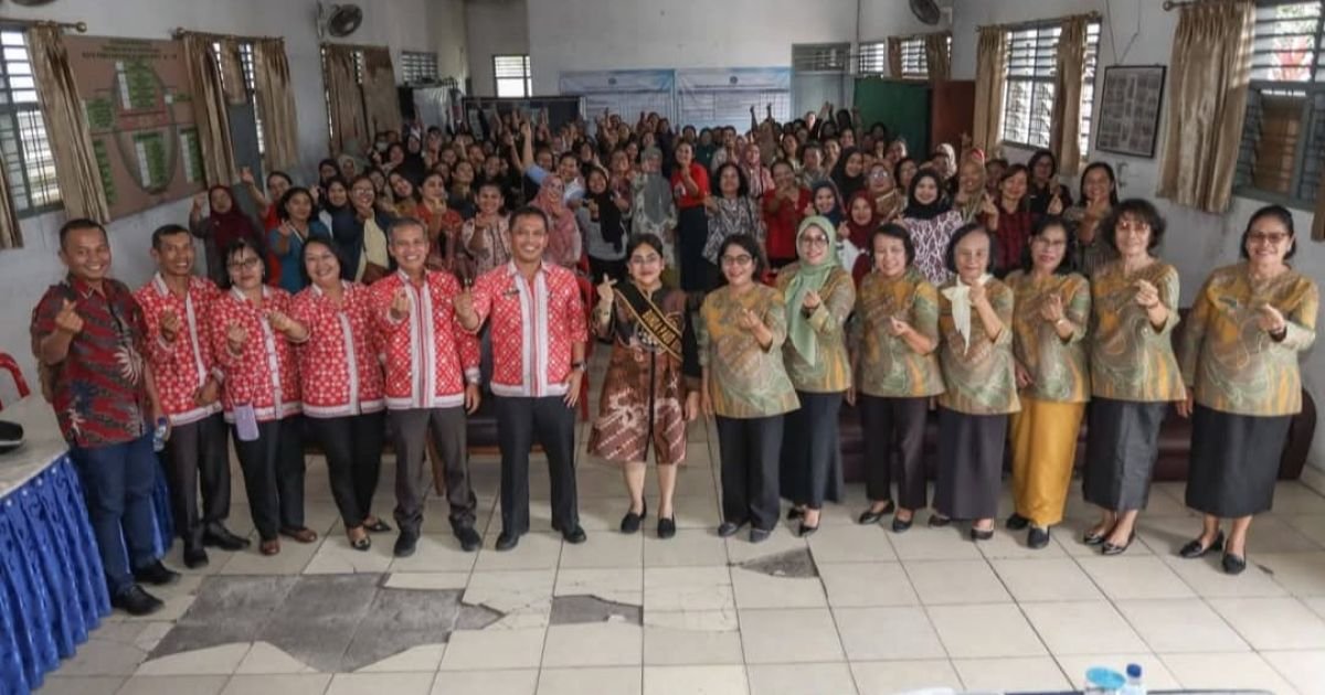 Ny Liswati Ketua TP PKK Kota Pematangsiantar Naikkan Uang Kehormatan Guru PAUD SAB