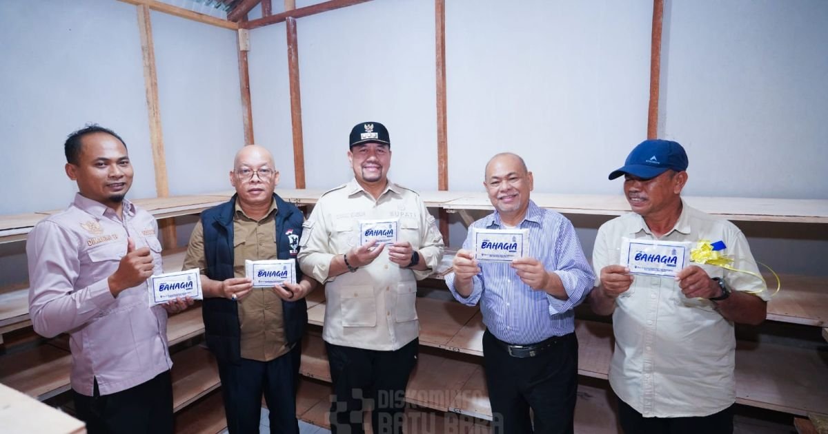 Dorong Penguatan Ekonomi Melalui UMKM, Bupati Baharuddin Resmikan UMKM Bahagia Tempe