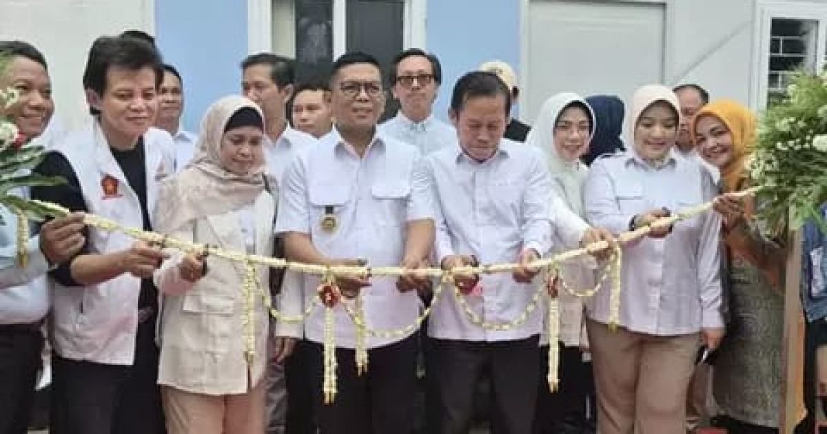 Andra Soni Resmikan Pos Kesehatan Merah Putih, Penerus Banten Beri Apresiasi