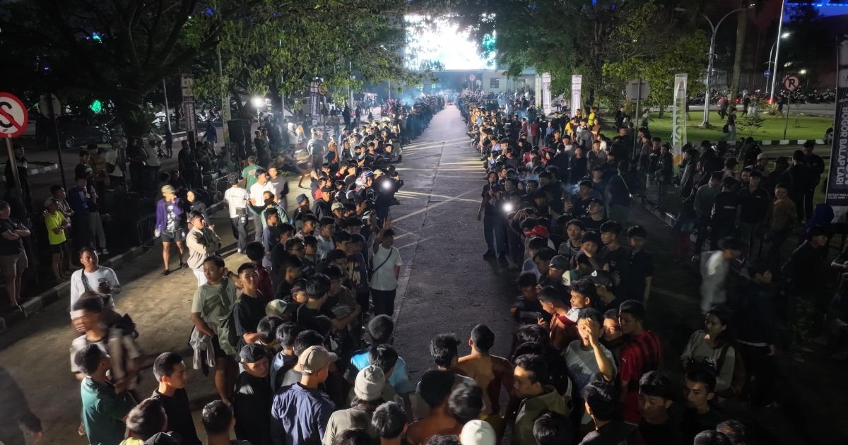 Bupati Bogor Apresiasi Semangat Anak Muda Dalam Kegiatan Dash Run di Stadion Pakansari