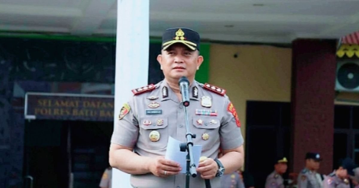 Kapolres Batu Bara Beri Penghargaan Kepada 15 Personil Berprestasi Untuk Tingkatkan Semangat Kerja