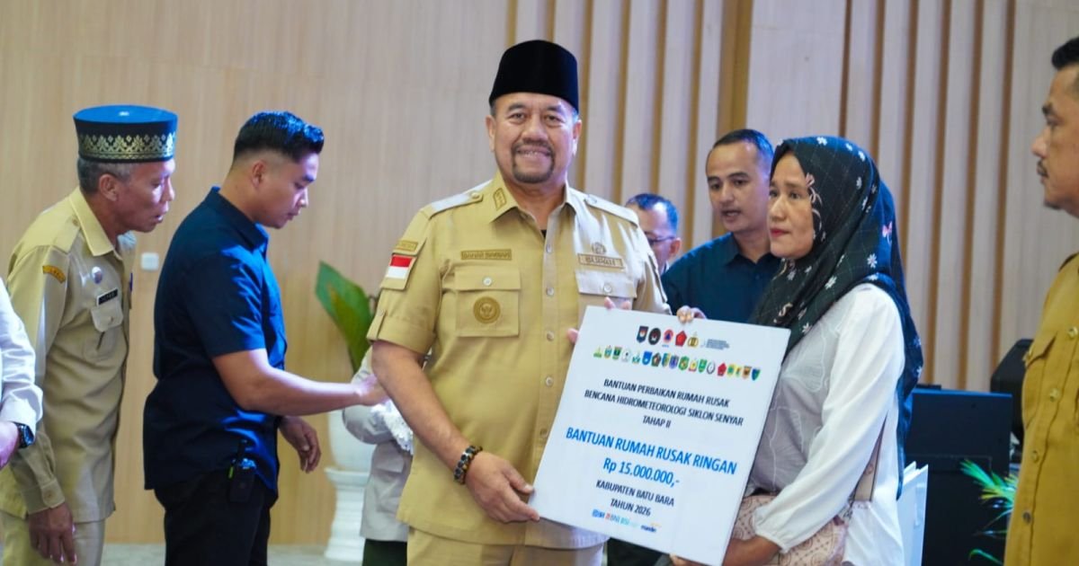 84 Keluarga Di Batu Bara Menerima Bantuan Perbaikan Rumah Rusak Bencana Hidrometeorologi Siklon Senyar Tahap II