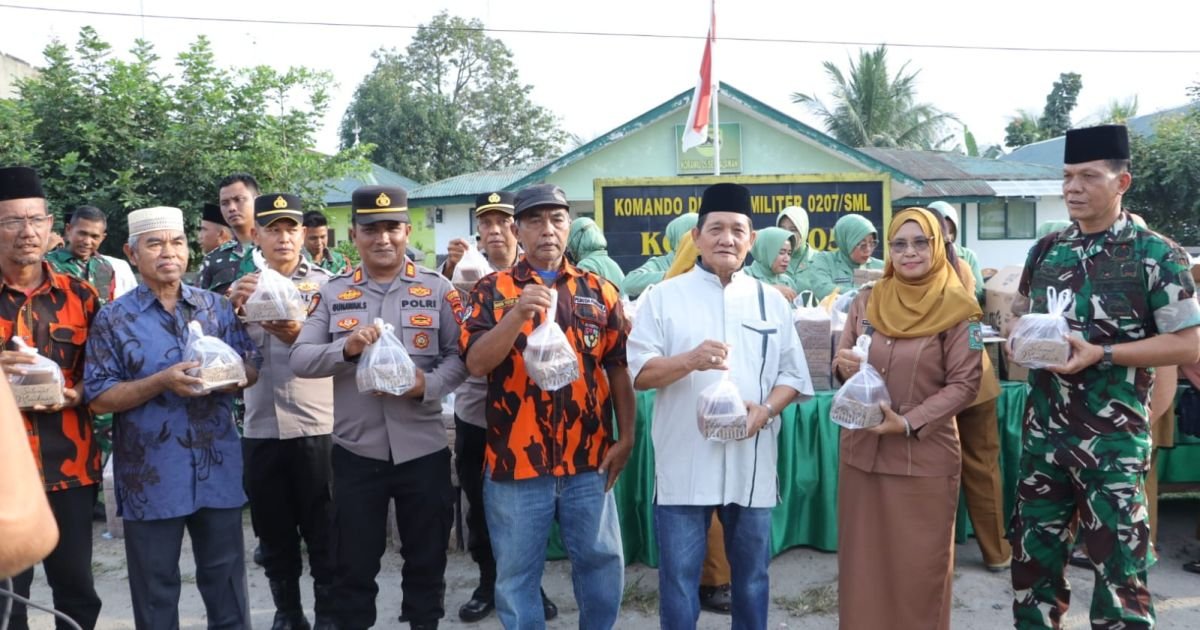 Forkopincam Kec Dolok Batu Nanggar Berbagi 500 Paket Takjil Kepada Masyarakat