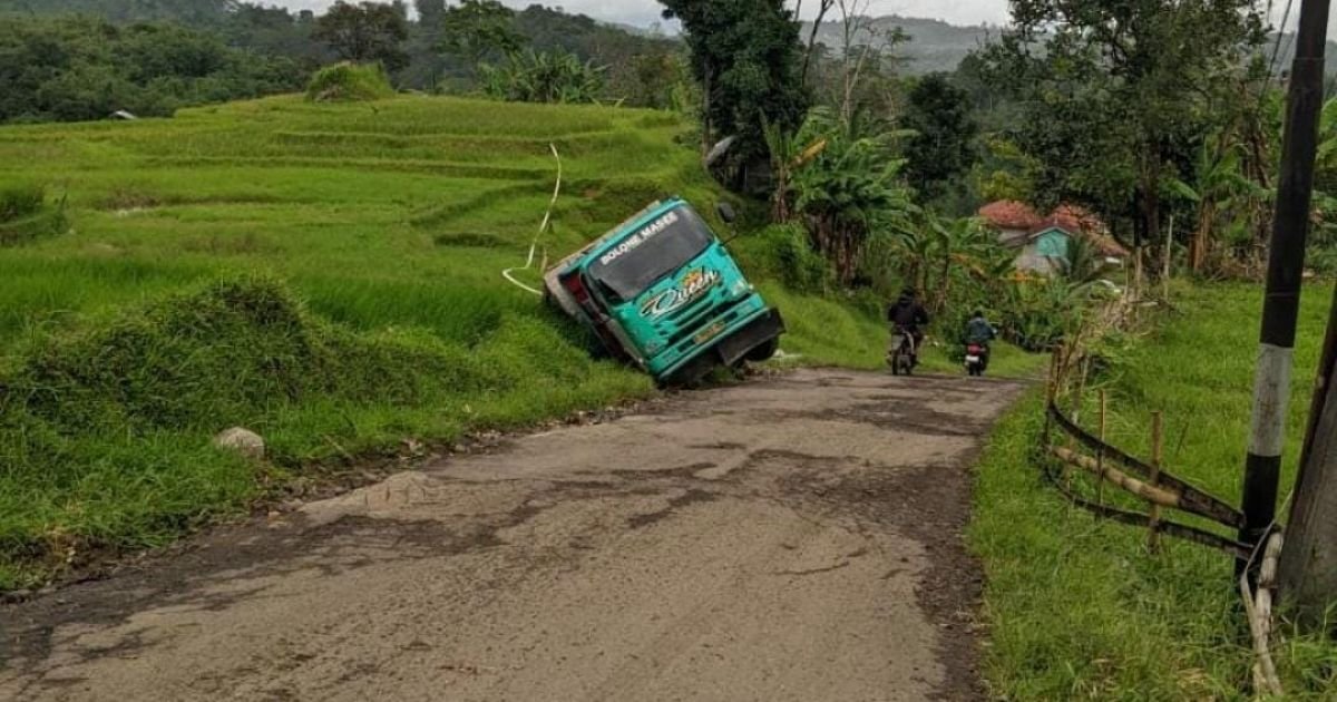 Ada Apa ni Kepala UPT Infrastruktur  Jalan dan Jembatan Kelas A Wilayah VI Cigudeg Bikin Gaduh