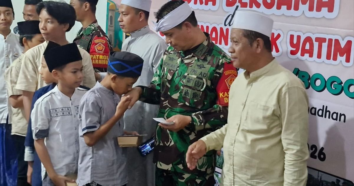 Sub Kogartap 0606/Bogor melaksanakan Buka Puasa bersamaTokoh Masyarakat dan pemberian santunan kepada anak Yatim