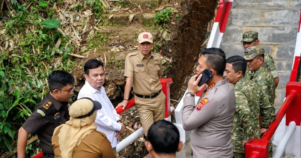Ketua DPRD Adityawarman Adil Apresiasi Sinergi TNI dalam Pembangunan Jembatan Garuda