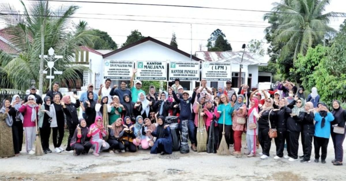 Sambut Hari Raya Idul Fitri 1447 H/2026 M, TP PKK Kabupaten Simalungun Gelar Bersih Desa di Nagori Dolok Maraja