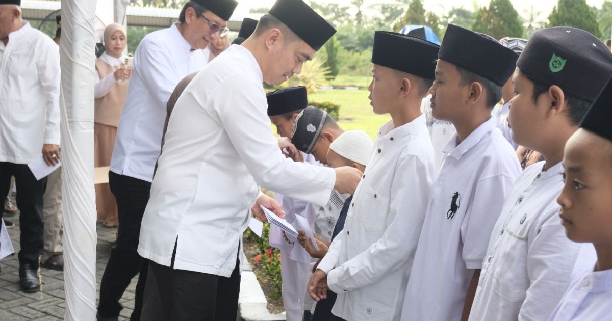 PT. Kawasan Industri Nusantara KEK Sei Mangkei Peduli Anak Yatim Dan Kaum Dhuafa Jelang Lebaran