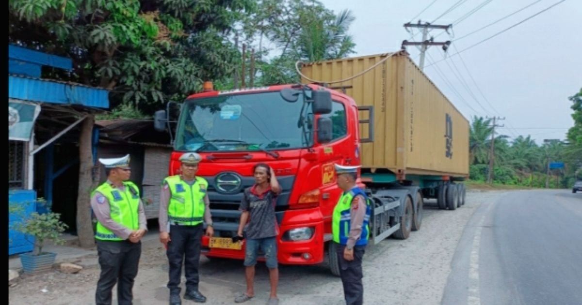 Satlantas Polres Batu Gelar Sosialisasi Pembatasan Kendaraan Truk Sumbu Tiga Sampai Tanggal 29 Maret 2026