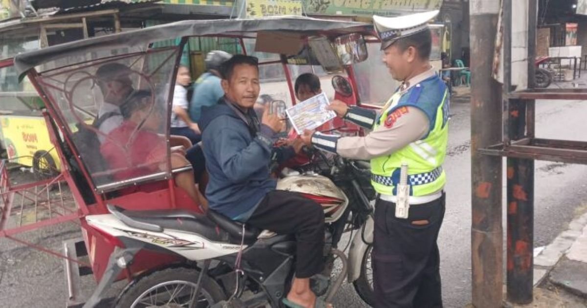 Sat Lantas Polres Pematang Siantar Gencarkan Sosialisasi Tertib Berlalu Lintas Di Jalan Sutomo