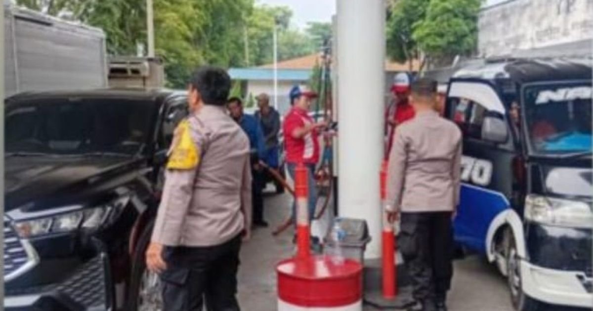 Polsek Siantar Timur Monitoring Penyaluran BBM Di Dua SPBU, Harga Subsidi Dan Non Subsidi Normal