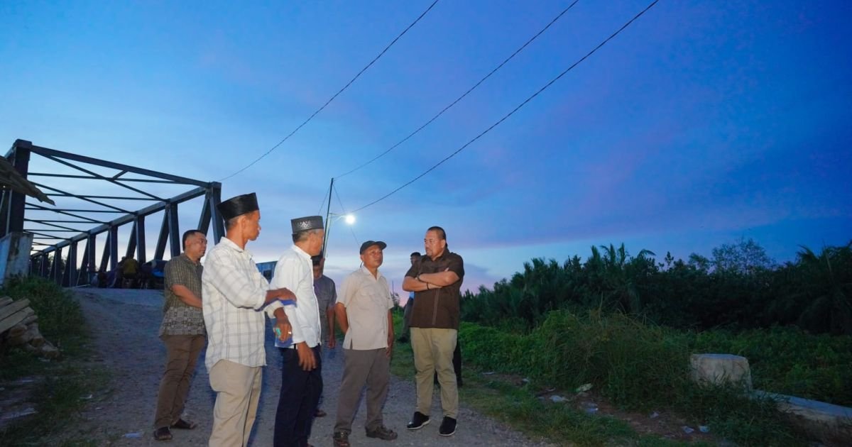 Pastikan Kesiapan Tepat Sasaran, Bupati Baharuddin Tinjau Lokasi Pembangunan Kampung Nelayan Merah Putih