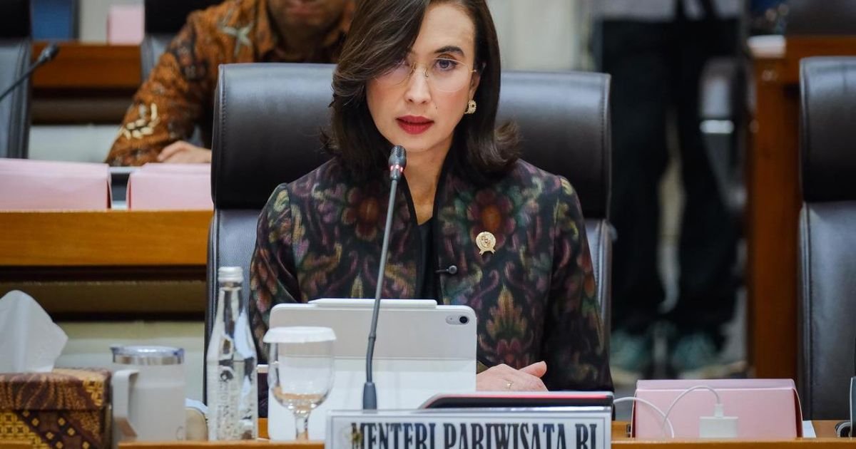 Raport Merah Widiyanti Putri, Paguyuban Sunda Muda: Reshuffle Menteri Pariwisata