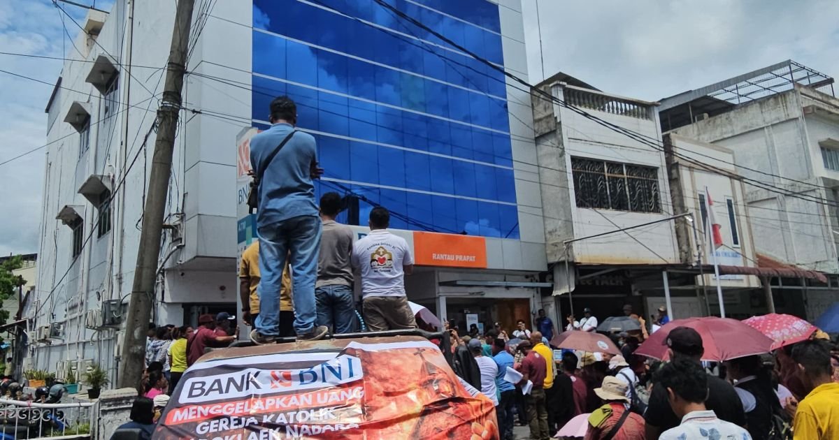 Isak Tangis Umat Pecah, Dana Rp.21 Miliar Masih Tanpa Jejak