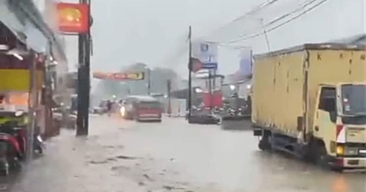 Aktivitas Warga Terganggu,Banjir Rendam Kawasan Cibungbulang