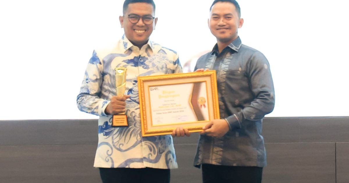 Andra Soni Raih Penghargaan Kepala Daerah Peduli Pendidikan di KWP Awards 2026