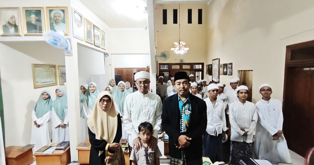 Menjemput Barokah Hidup : Dawuh KH. Munasir Nur Nasoha Tentang Sholat Berjamaah dan Adab Memuliakan Tamu