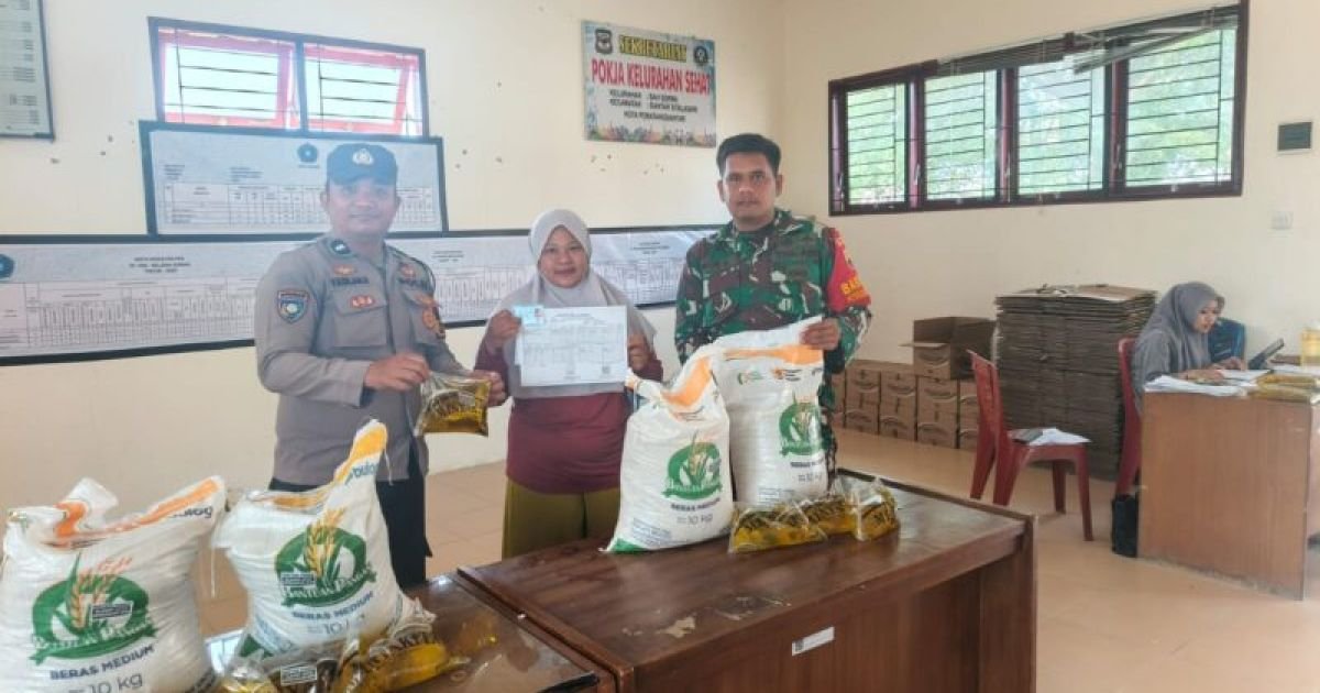 Bhabinkamtibmas Polsek Siantar Martoba Monitoring Pendistribusian Bantuan Pangan Tahun 2026