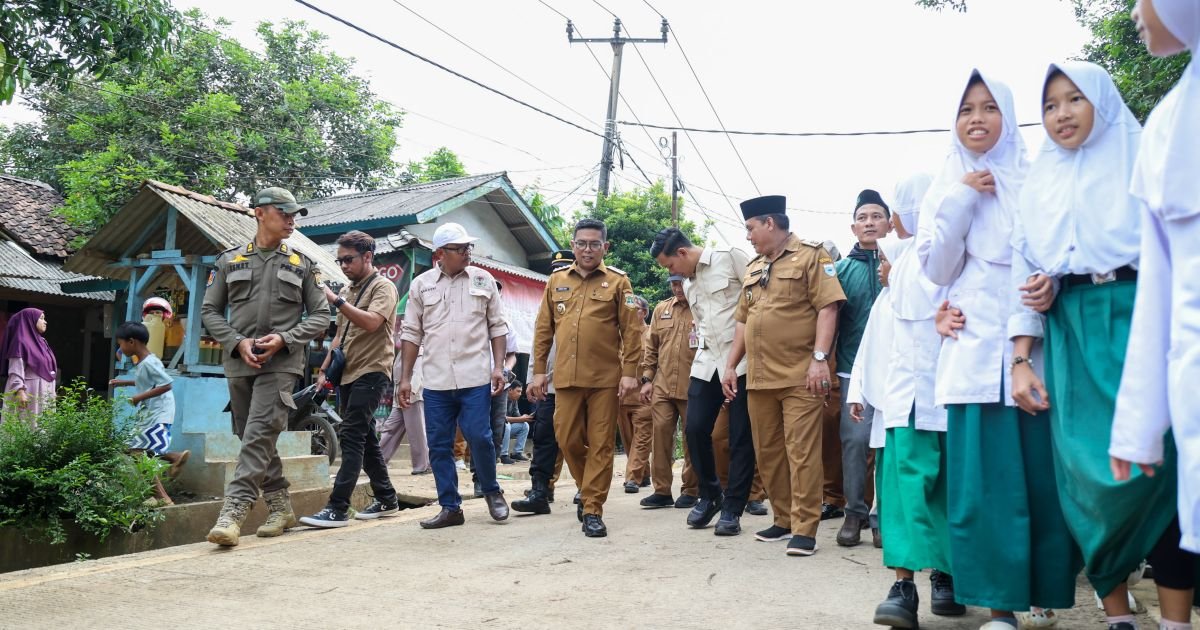 Jalan Desa Puluhan Tahun Rusak, Kini Mulus Berkat Program Bang Andra