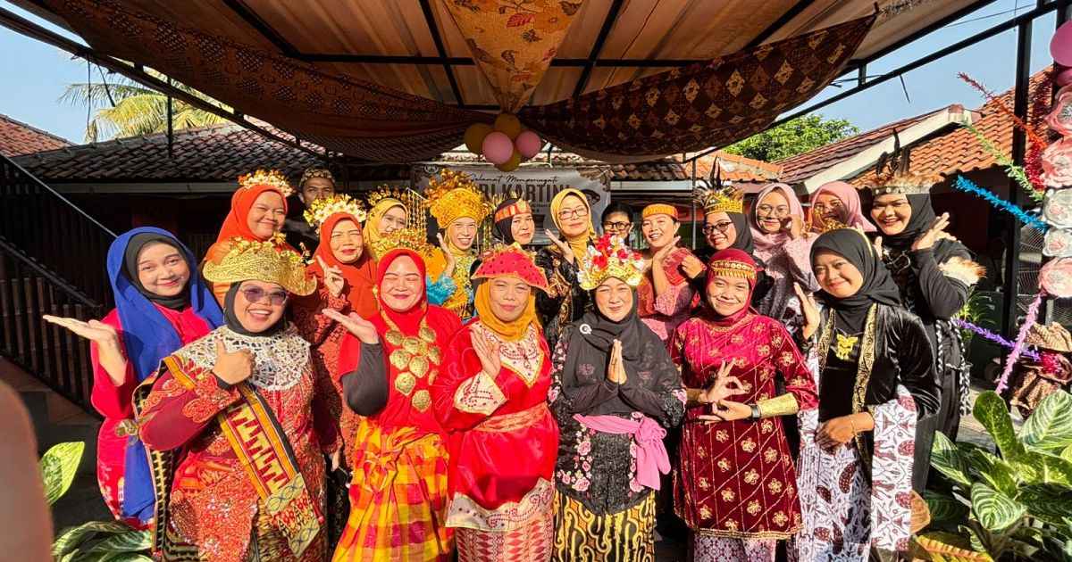 Perayaan Hari Kartini 2026 di SDN Ciluar 2 Kota Bogor Ikhsan dan Fatur Tampil Memukau dalam Pantomim