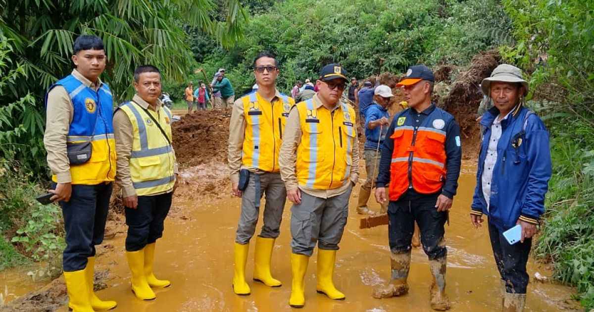 Pemkab Bogor Gerak Cepat Buka Akses Jalan Tertutup Longsor di Nanggung dan Jasinga