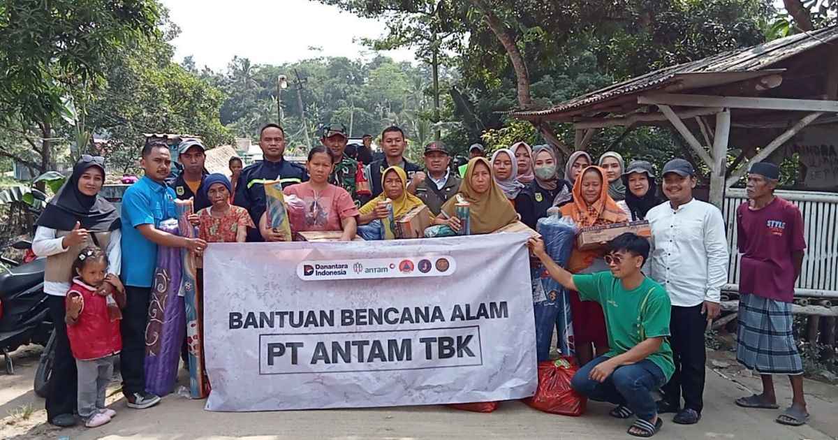 Uluran Tanggan Korban Banjir di Desa Pangaur: KNPI Jasinga, FKJBP dan FKBP Bogor Barat Salurkan CSR Antam Pongkor