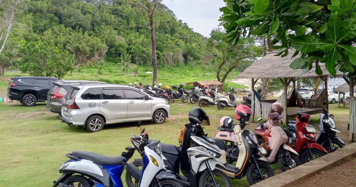 DPRD Pandeglang Soroti Potensi Pajak Parkir Wisatawan untuk Dongkrak PAD