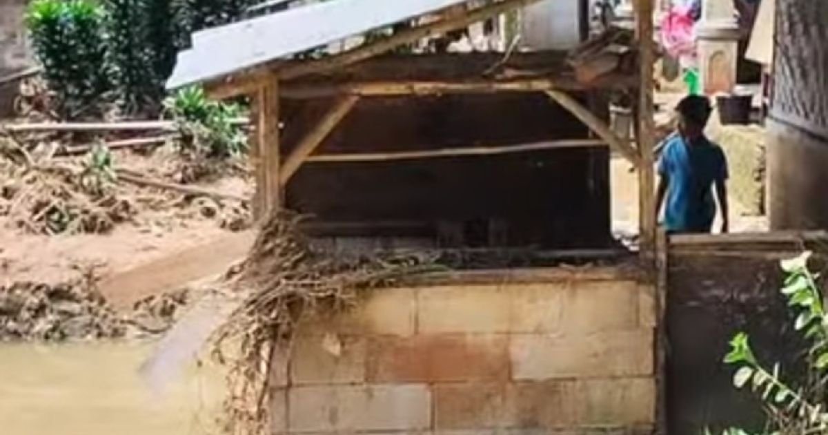 Ket Foto  : Pasca bencana banjir bandang dan tanah longsor yang melanda sejumlah kampung di Desa Purasari Fakta Bukan Hoaxs.