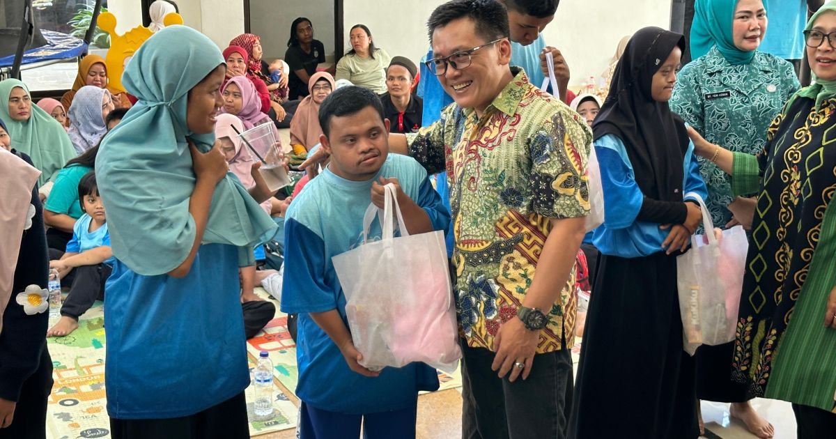 TP PKK Kabupaten Bogor Salurkan Bantuan Sosial bagi Lansia dan Anak Berkebutuhan Khusus di Balai Kesejahteraan Sosial Citeureup