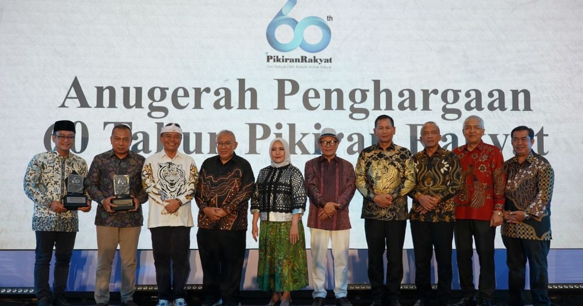 Bupati Bogor Terima Penghargaan Kepala Daerah Inovatif Berkat Konsistensi Dorong Perubahan Pembangunan