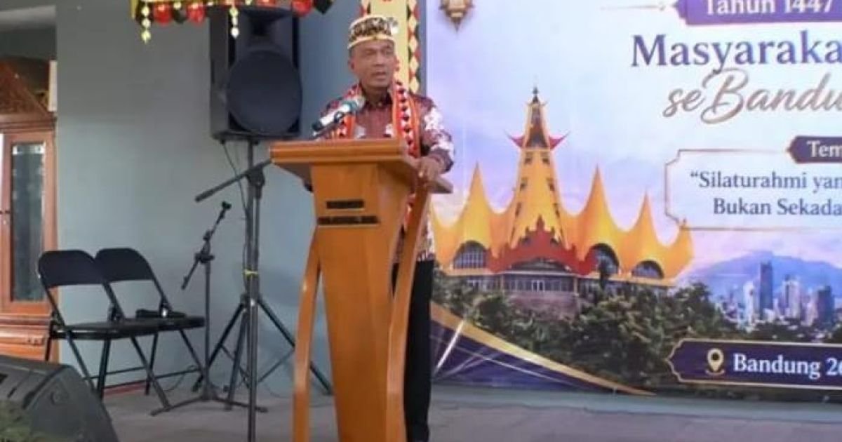 Kapolda Jabar dan Pangeran Edwardsyah Beri Hadiah 6 Tiket Umroh Halal Bihalal Masyarakat Lampung se-Bandung Raya