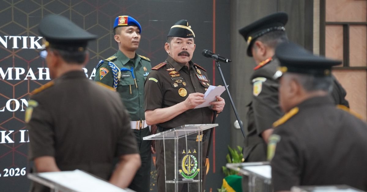 Jaksa Agung ST Burhanuddin Lantik Dr. Sutikno SH.MH Sebagai Kepala Kejaksaan Jawa Barat