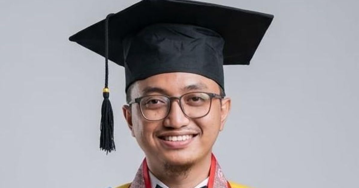 Ket Foto  : Dr. KH. Ahmad Muhammad Mustain Nasoha