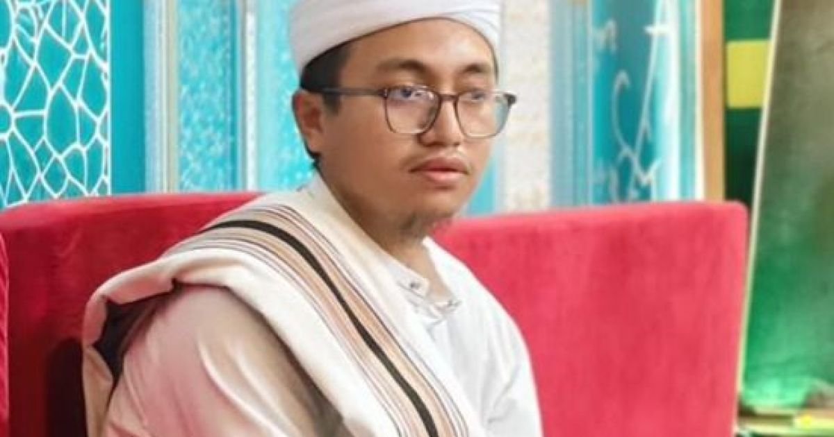 KH. Mustain Nasoha, Ketua Fatwa MUI Solo Ungkap 10 Bahaya Besar Minuman Keras bagi Bangsa dan Generasi