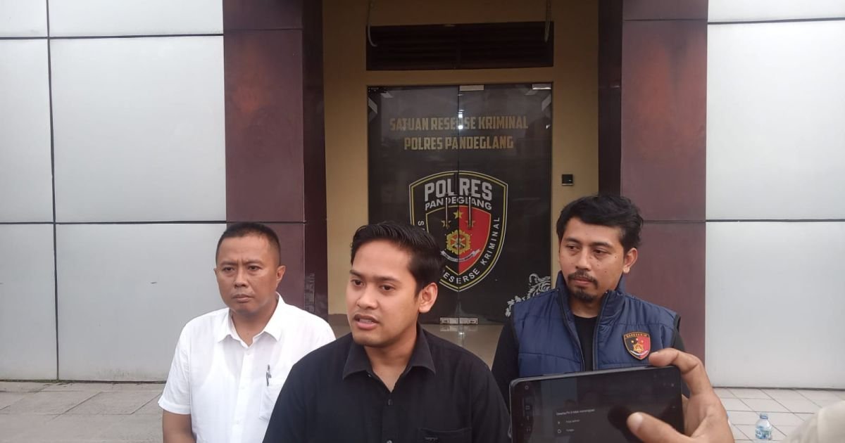 Ket Foto : Kasat Reskrim Polres Pandeglang IPTU Alfian Yusuf Saat Memberikan Keterangan pada Awak Media