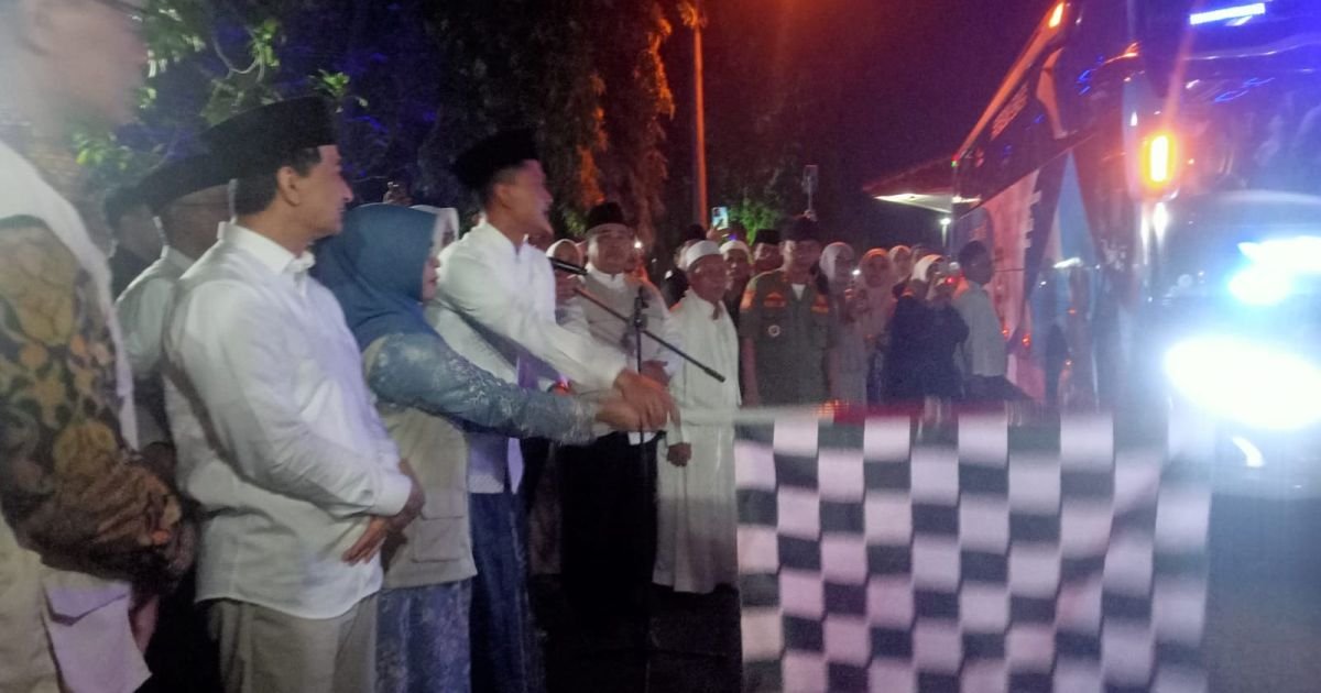 10 Bus Calhaj Pandeglang Diberangkatkan, Wagub Banten Minta Jemaah Jaga Kesehatan dan Kekompakan