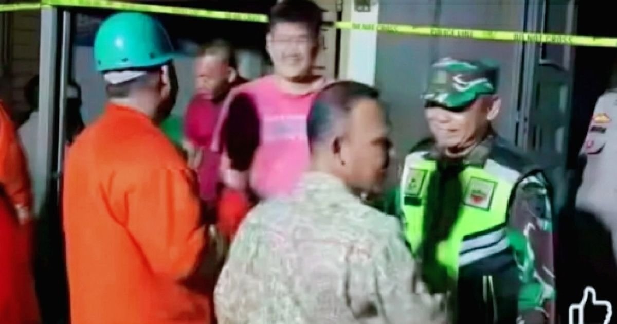 Damkar Inalum Bantu Padamkan Api Ruko sepeda di Indrapura Rugikan Ratusan Juta