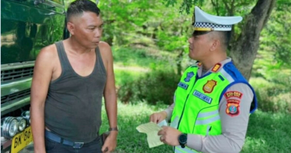 Satlantas Polres Batu Sosialisasi Tertib Berlalulintas Kepada Pengemudi Truk