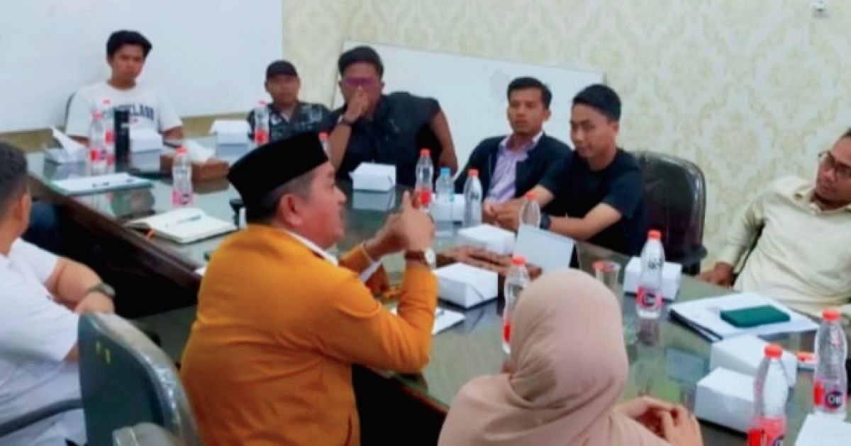 Rapat Dengar Pendapat Komisi IV DPRD Batu Bara Besama Mahasiswa Gemapi