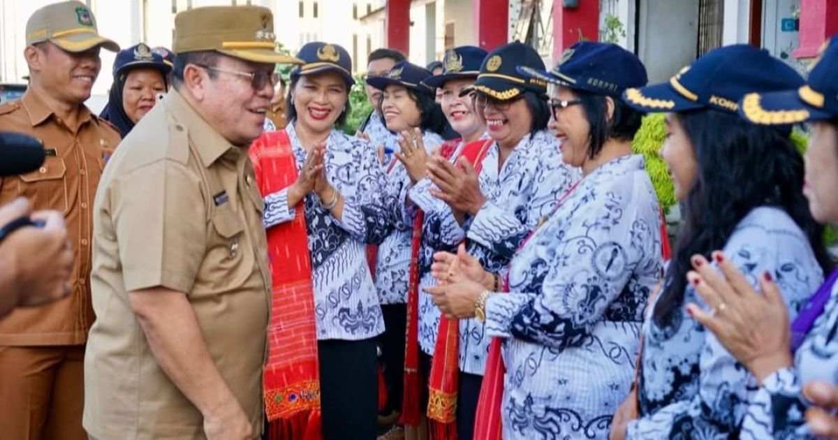 Wali Kota Wesly Pembina Upacara di Sekolahnya, SDN 122353 Jalan Sisingamangaraja